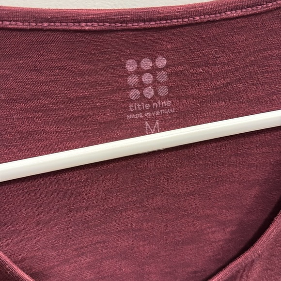 Title nine Henerala short sleeve top M - Picture 2 of 3